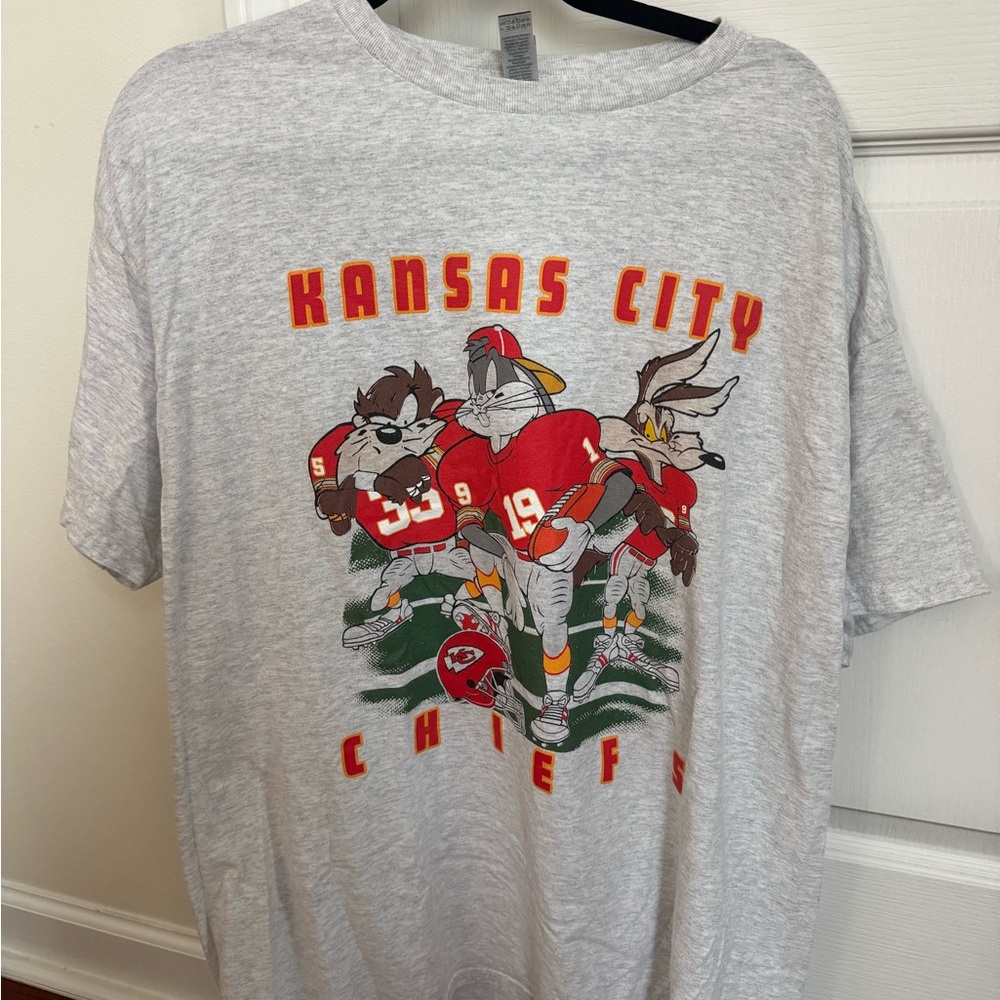 Gildan Kansas City Chiefs Cartoon Graphic T-Shirt